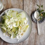 Witloofsalade met peer en pijnboompitten