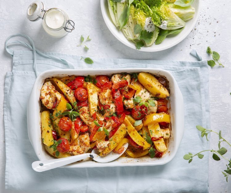 accent Algemeen Zonder Traybake met aardappelwedges, groenten en kip