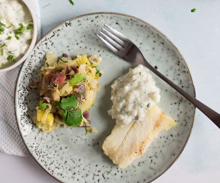 Wijting met Chinese kool en tzatziki van appel