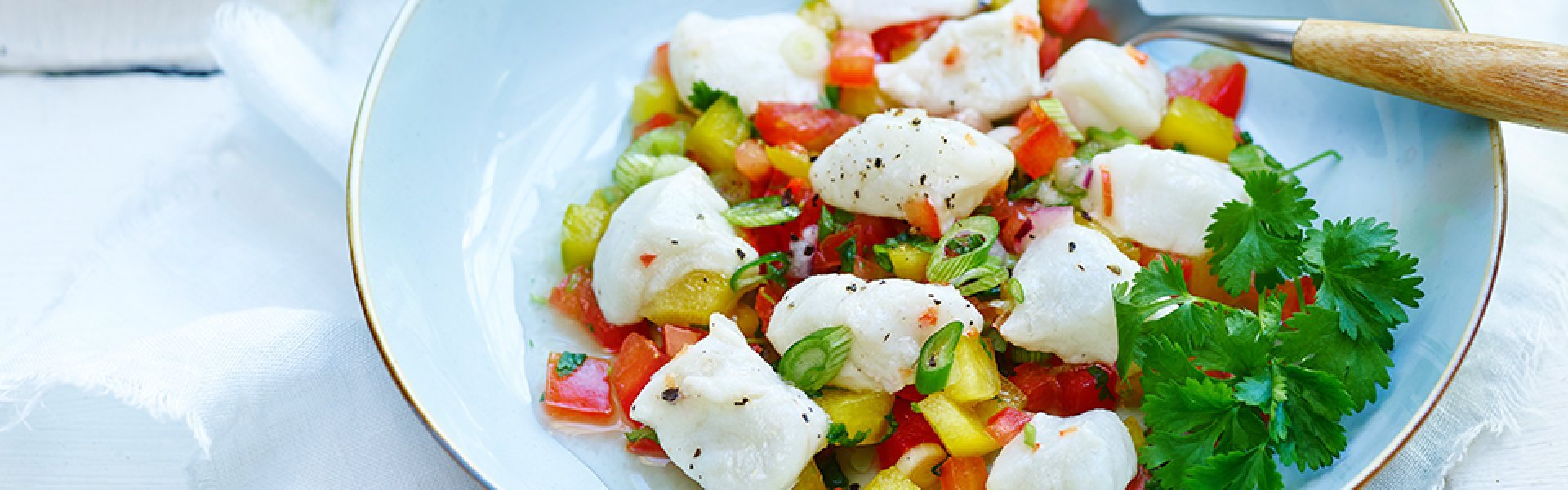 Ceviche de lotte et légumes colorés